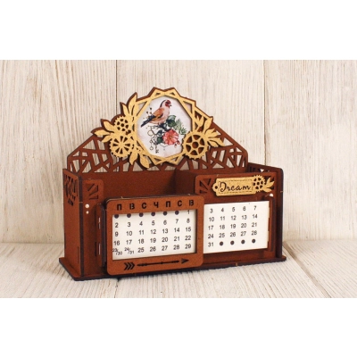 Календарь-карандашница с птицей (17*7,5*12) МДФ, окрашен. морилкой, оформл., Дуб-золото, 1 шт.