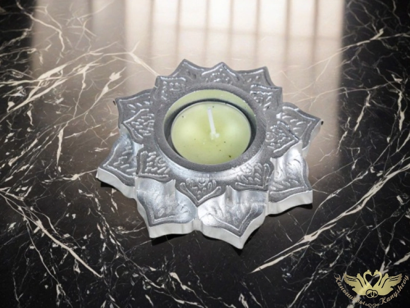Подсвечник "Лотос" со свечой (10*10*2см) Гипс, Серебро, 1 шт.