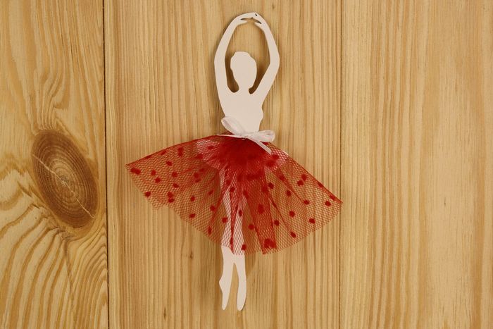 Топпер "Балерина" (5*30) МДФ 3мм, окрашен., оформл., Белый-красный, 1 шт.