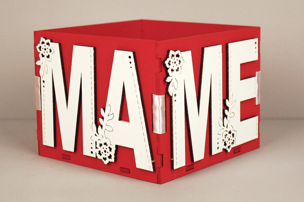 Подарочная упаковка "Маме" (12*12*9,5) Красный-белый, 1 шт. Подарочная упаковка "Маме" (12*12*9,5) Красный-белый, 1 шт.