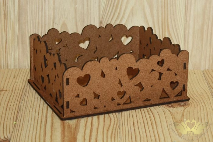 Подарочная упаковка с сердцами (17,5*15*8) Дуб, 1 шт.