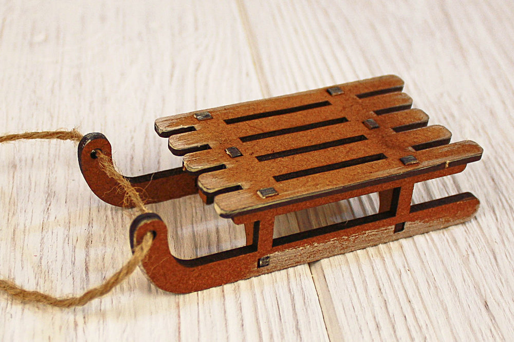 Ёлочное украшение "Салазки" (10*4,5*2,5) МДФ 3мм, окрашен., оформл., Дуб, 1 шт.