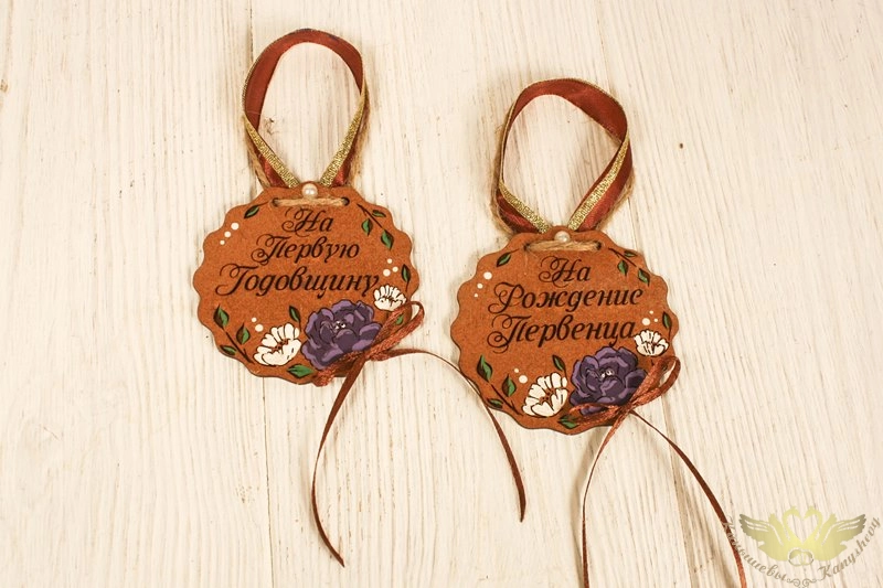 Набор украшений на шампанское "Маргаритки" (10*10) МДФ, окрашен. морилкой, оформл., Дуб-сиреневый, Набор 2 шт Набор украшений на шампанское "Маргаритки" (10*10) МДФ, окрашен. морилкой, оформл., Дуб-сиреневый, Набор 2 шт