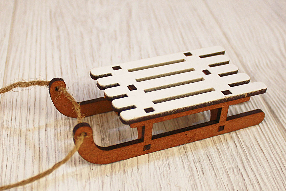 Ёлочное украшение "Салазки" (10*4,5*2,5) МДФ 3мм, окрашен., оформл., Дуб-белый, 1 шт.