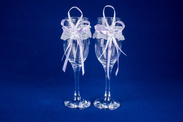 Подвязки на бокалы (шир.3см;дл.28см) Кружево, оформл., Белый-сиреневый, Уп-2 шт.