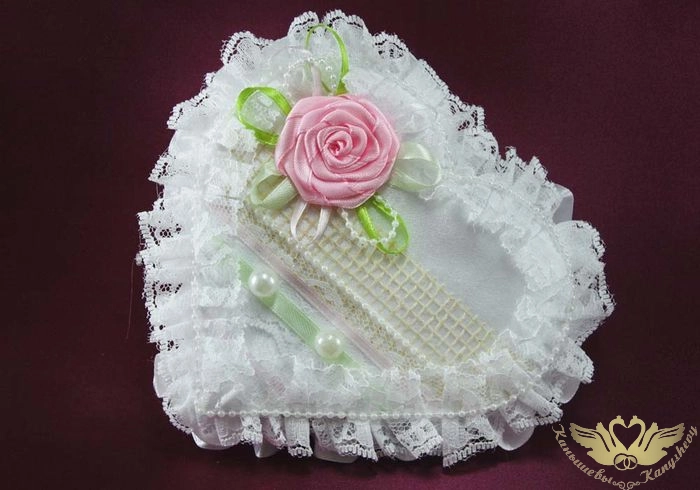 Подушечка под кольца "Романтическое лето" (Ǿ -16см; выс.14см) Пенопласт, атлас, оформл., Белый-розов