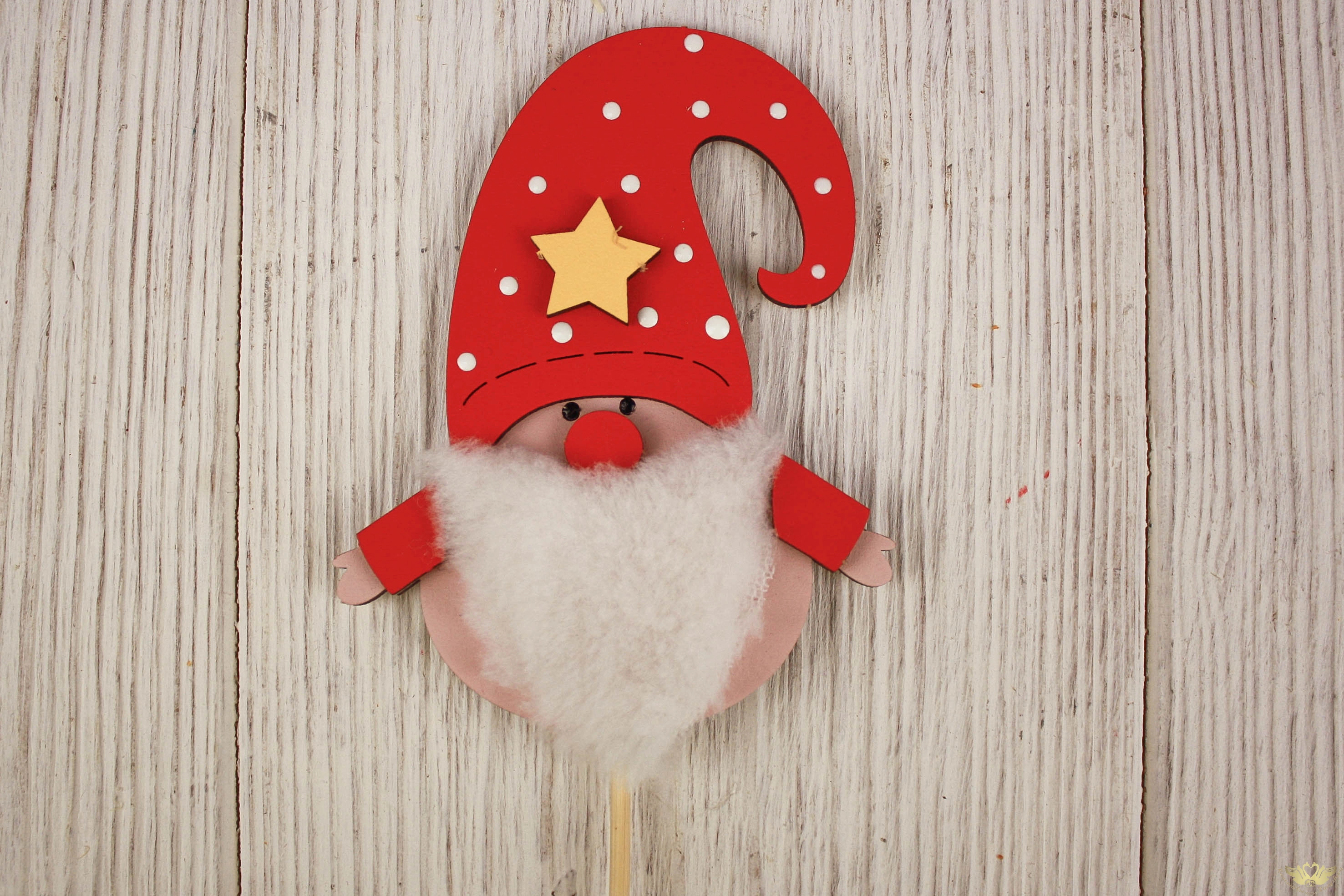 Топпер "Гномик" (8,5*10,5) МДФ 3мм, окрашен., оформл., на шпажке, Пудровый-красный, 1 шт.