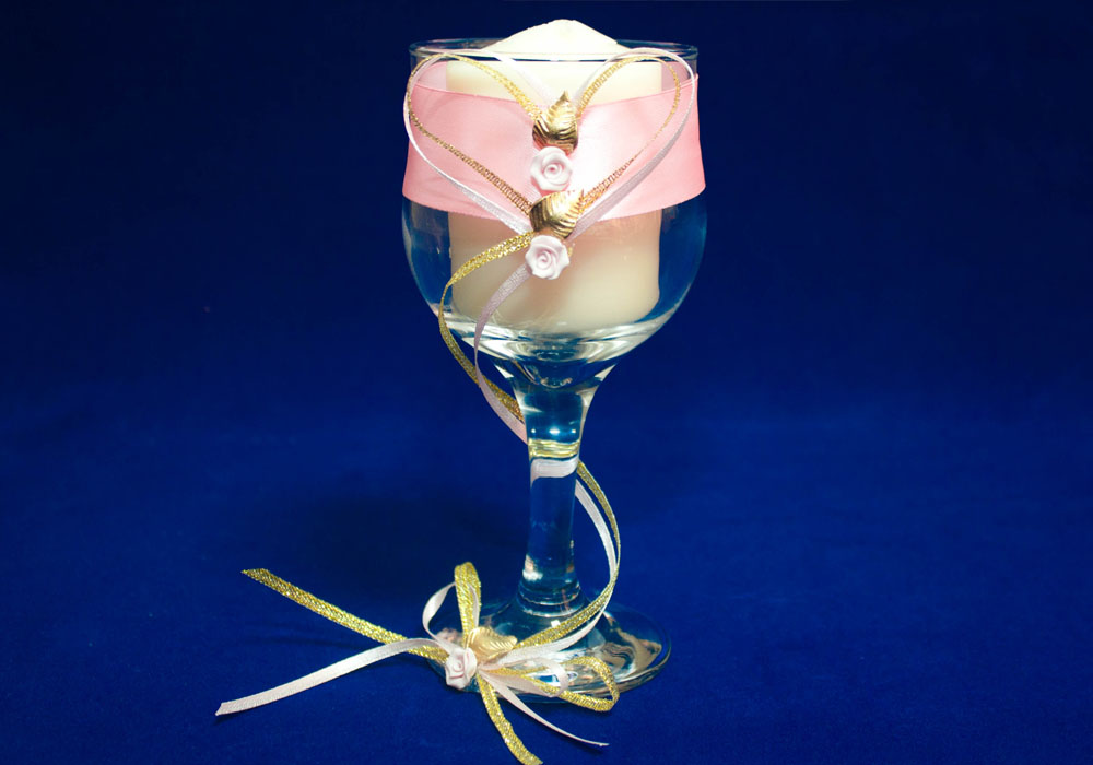 Б08-06-0501 Семейный очаг №1 Самые счастливые свеча (Ǿ5.5см;выс.7.5см) в бокале (Ǿ8см;выс.17см)