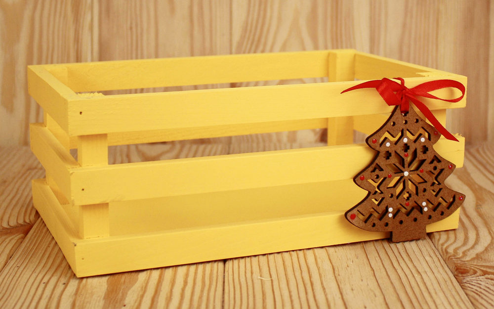 Подарочный ящик с ёлкой (25*18*10) Дерево, МДФ 3мм, окрашен., Желтый-Дуб, 1 шт. Подарочный ящик с ёлкой (25*18*10) Дерево, МДФ 3мм, окрашен., Желтый-Дуб, 1 шт.