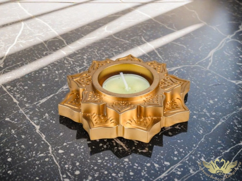 Подсвечник "Лотос" со свечой (10*10*2см) Гипс, Золото, 1 шт.
