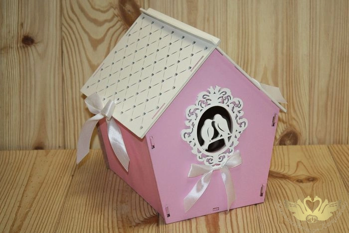 Семейный банк "Дом" с птицами (22,5*21*23,5) МДФ 3мм, окрашен., оформл., Розовый-белый, 1 шт.